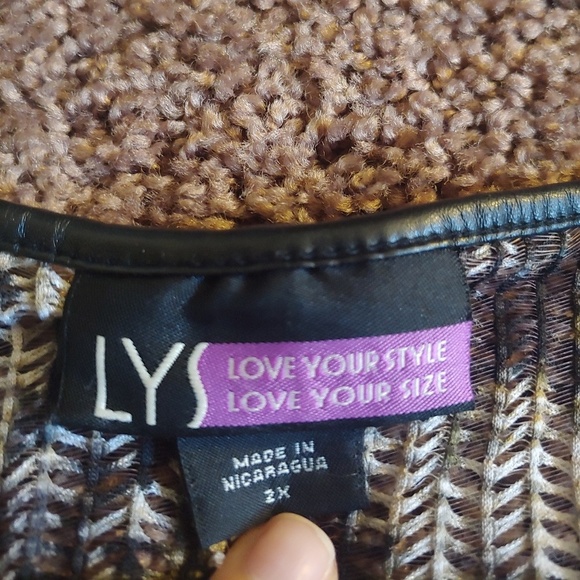 LYS love your style semi sheer top - Picture 2 of 4